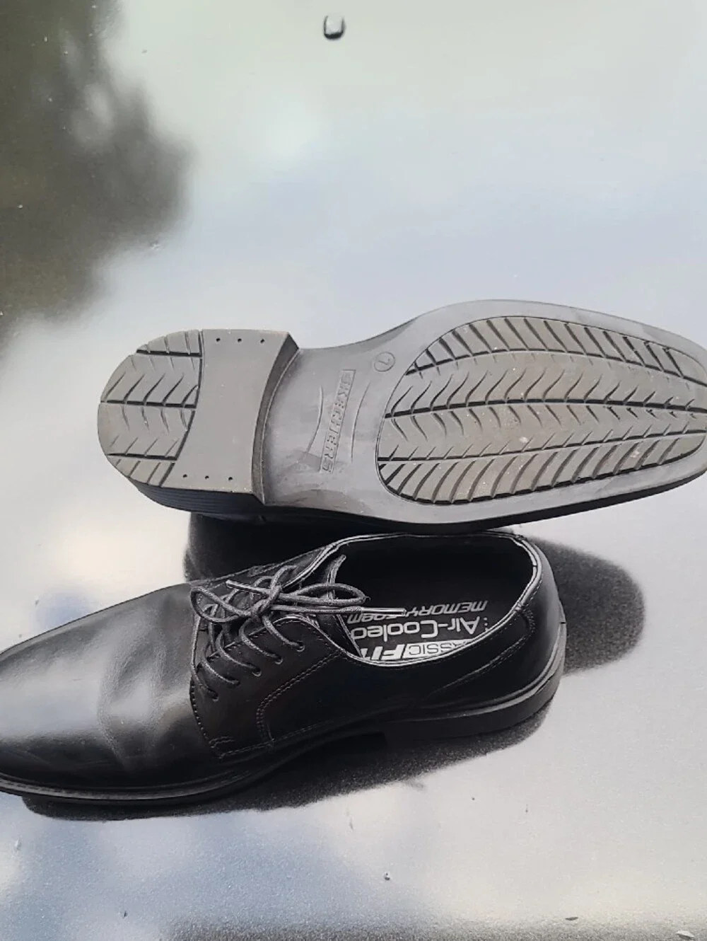 Skechers For Man Size 7 Used Color Black